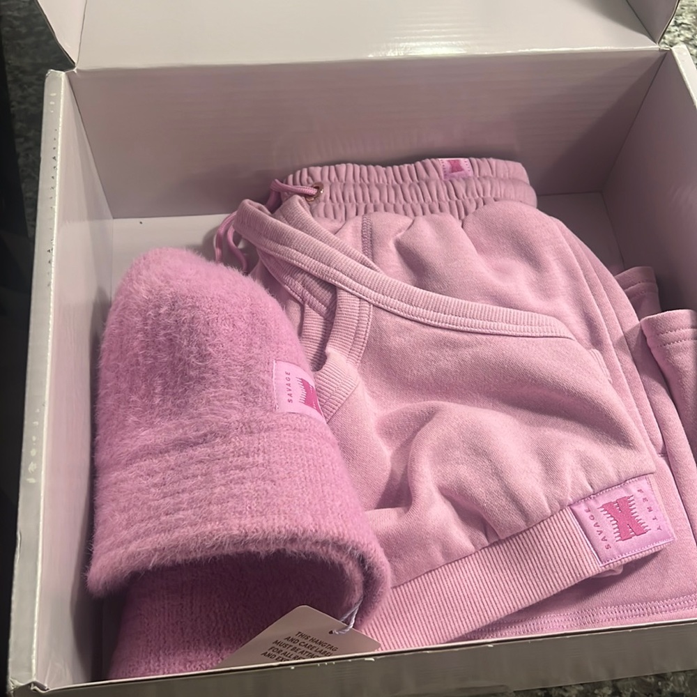 Savage x Fenty sweatpants and bra with matching hat
